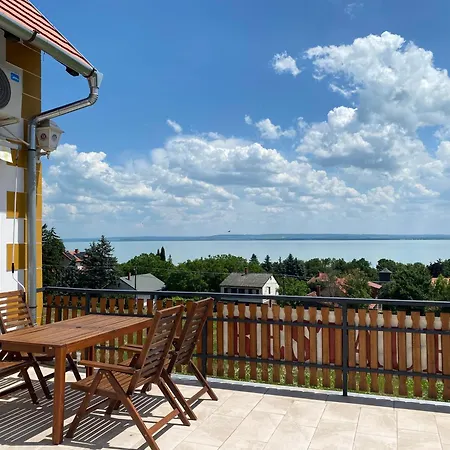 Georgina Panoramas - Bacchus Badacsony شقة